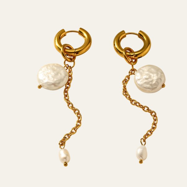 Aretes Kova dorados con perla y cadena